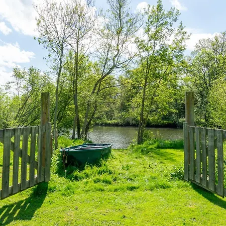 Bord De Rivière, 7500 M2 De Nature Hébergement de vacances